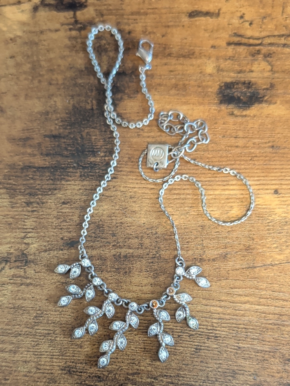 Vuntage-Style Silver-Tone Leaf-Cluster Necklace